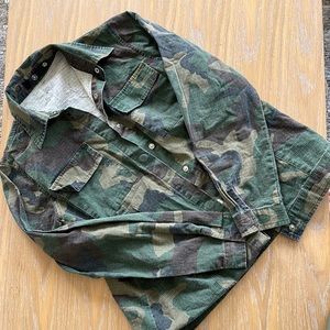 Women’s Camo Shirt Jacket, Shacket, in size 4